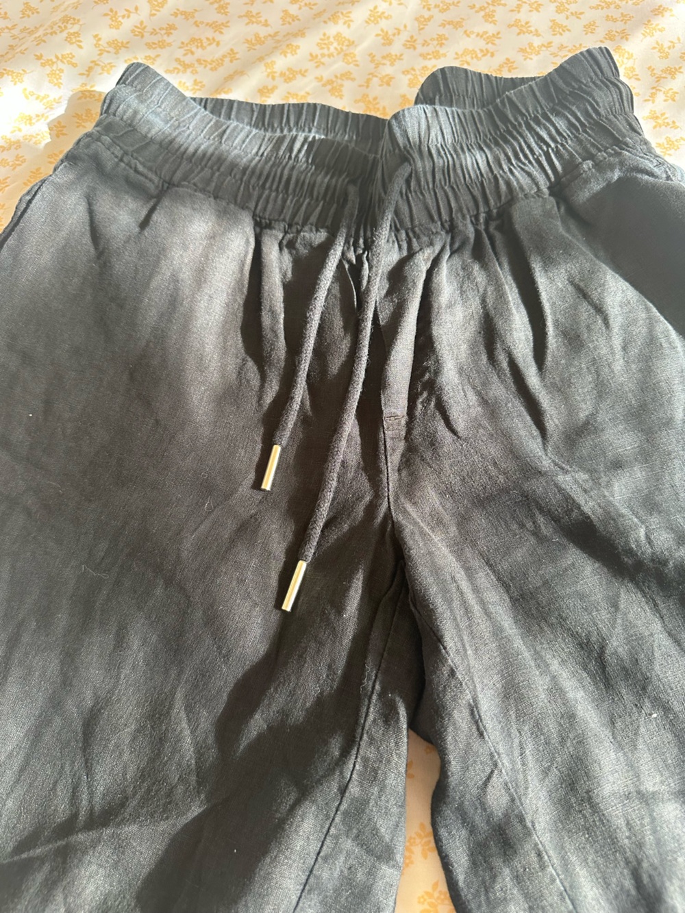 Quince Black Men's Relaxed Drawstring Joggers - Picture 3 of 8